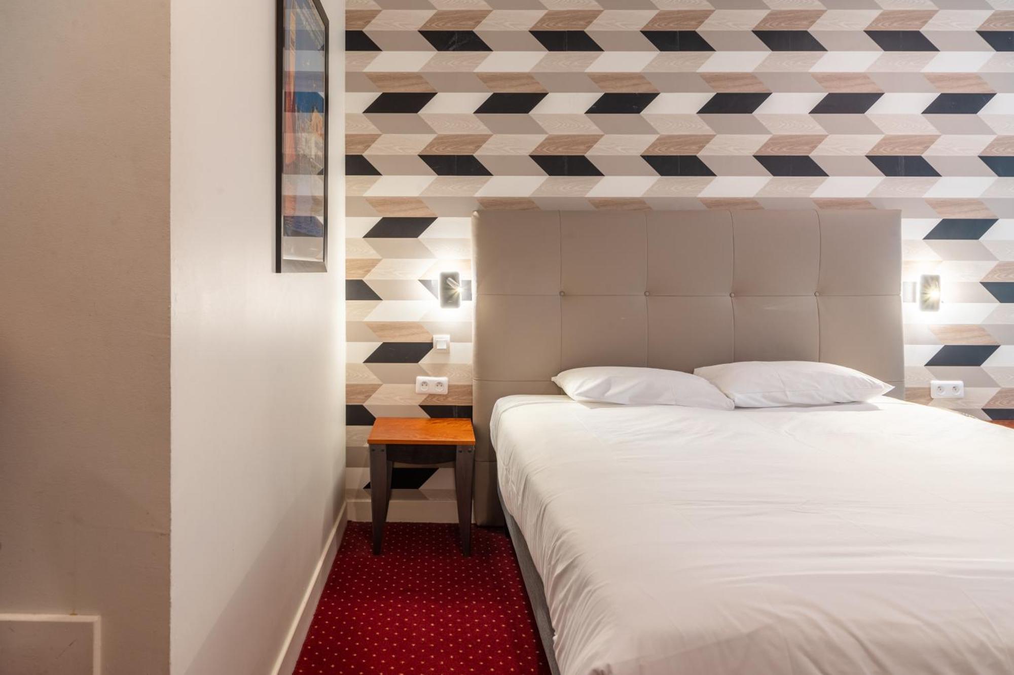 Logis Le Relais De Fusies Hotell Lacaune Eksteriør bilde
